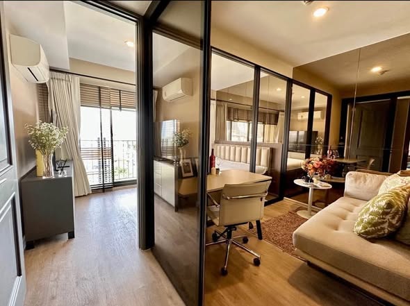 living room and room interior of Noble Above Wireless-Ruamrudee