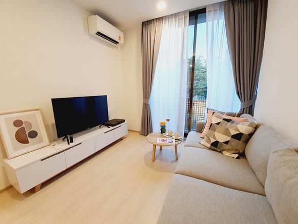 bedroom and living room of Noble Ambience Sukhumvit 42
