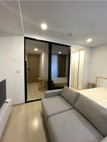 bedroom and room interior of Noble Ambience Sukhumvit 42