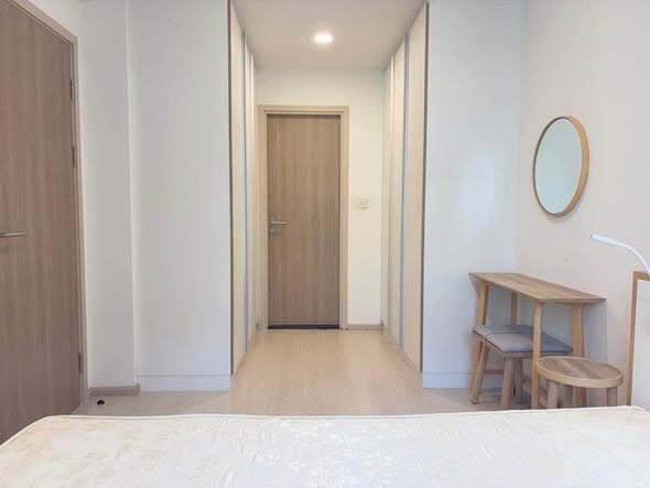 bedroom and room interior of Noble Ambience Sukhumvit 42