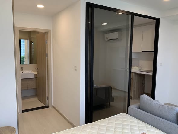 bedroom and room interior of Noble Ambience Sukhumvit 42