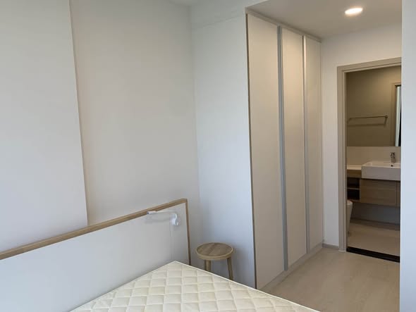 bedroom and room interior of Noble Ambience Sukhumvit 42