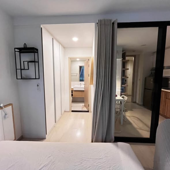 bedroom and room interior of Noble Ambience Sukhumvit 42