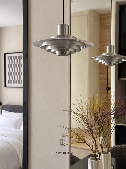 bedroom of Noble Around Ari