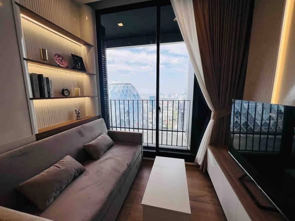 bedroom and living room of Noble Around Ari