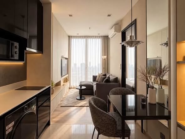 living room of Noble Around Ari