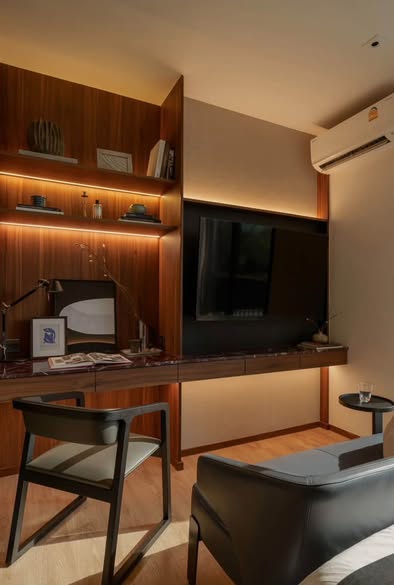 living room and room interior of Noble Around Ari