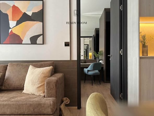 living room and room interior of Noble Around Ari