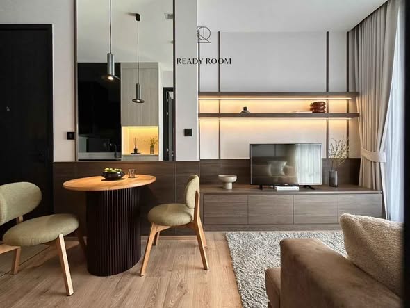 living room and room interior of Noble Around Ari
