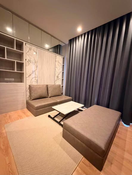 living room and room interior of Noble Around Ari