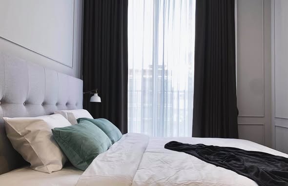 bedroom of Noble BE33