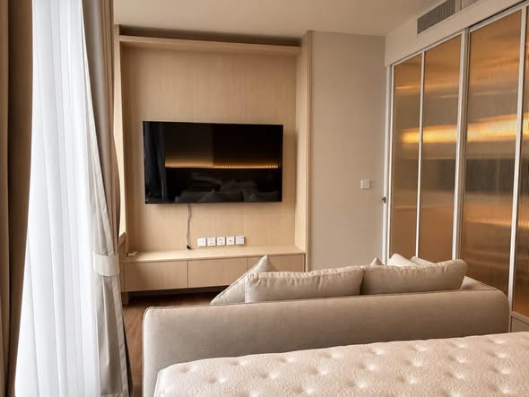 bedroom and living room of Noble Form Thonglor โนเบิล ฟอร์ม ทองหล่อ