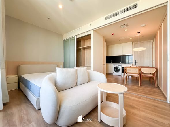 bedroom and living room of Noble Form Thonglor โนเบิล ฟอร์ม ทองหล่อ