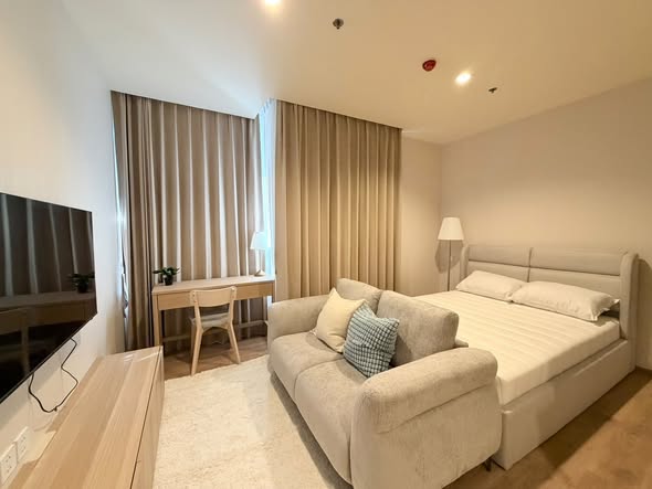 bedroom and living room of Noble Form Thonglor โนเบิล ฟอร์ม ทองหล่อ