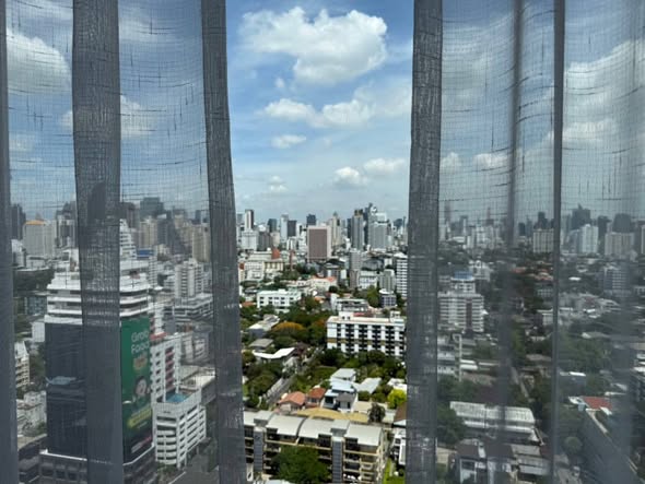 Noble Form Thonglor โนเบิล ฟอร์ม ทองหล่อ