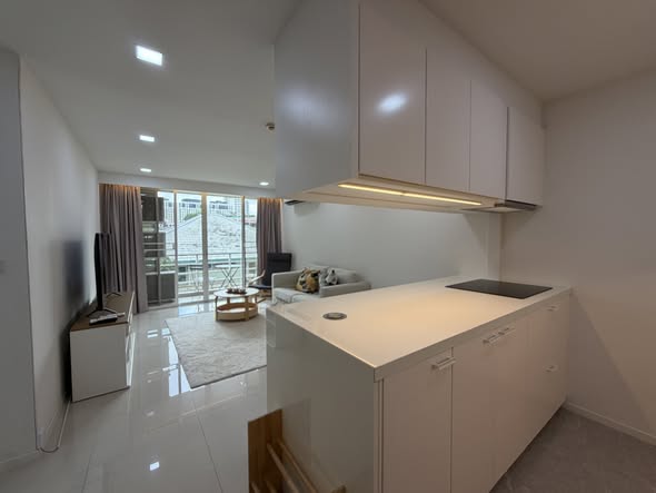Noble Form Thonglor โนเบิล ฟอร์ม ทองหล่อ