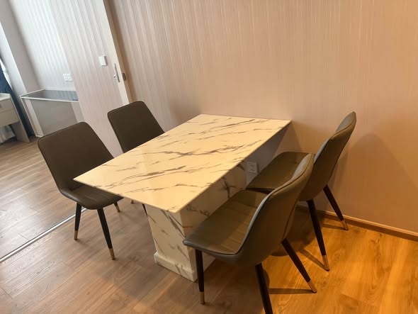 room interior of Noble Form Thonglor โนเบิล ฟอร์ม ทองหล่อ