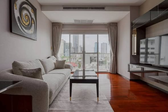 living room and bedroom of Noble Ora