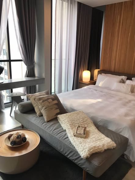 bedroom of Noble Ploenchit