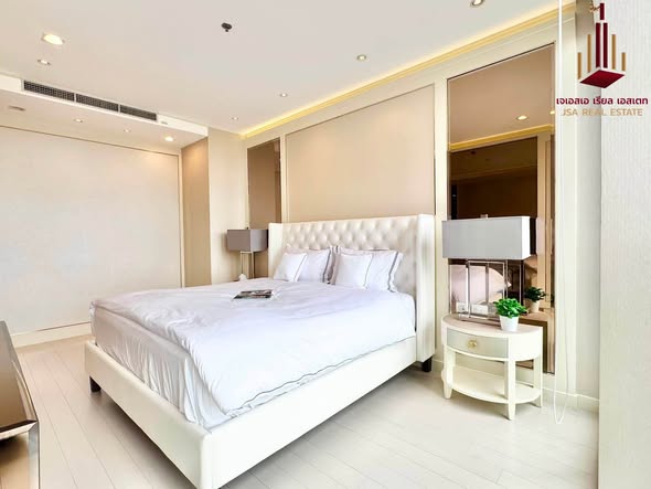 bedroom of Noble Ploenchit