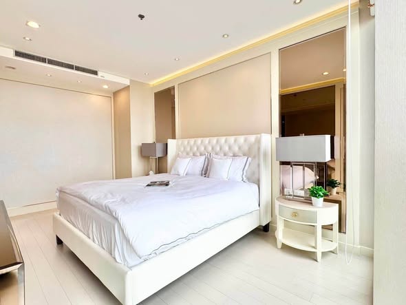 bedroom of Noble Ploenchit