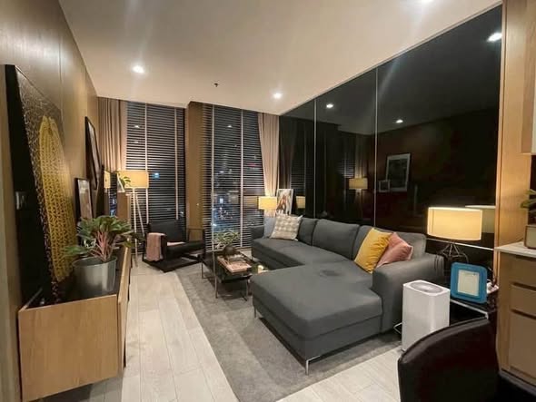 bedroom and living room of Noble Ploenchit