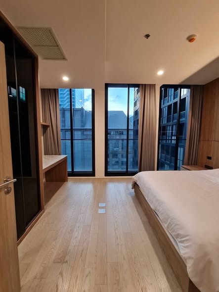bedroom and room interior of Noble Ploenchit