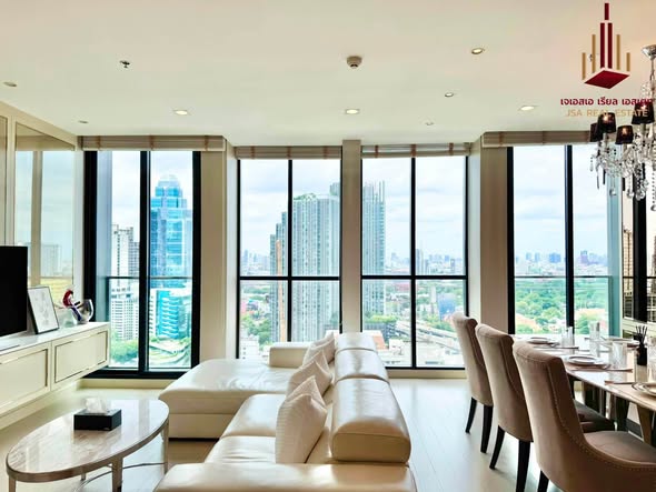 living room of Noble Ploenchit
