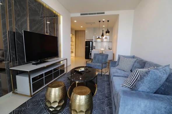 living room and bedroom of Noble Ploenchit