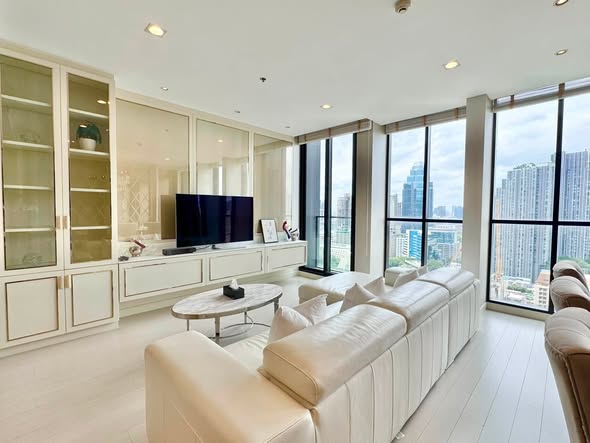 living room and room interior of Noble Ploenchit