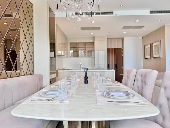 room interior of Noble Ploenchit