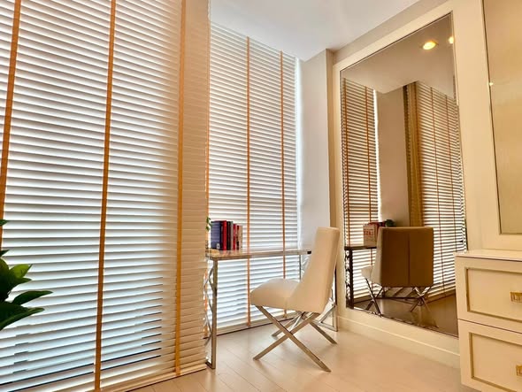 room interior and bathroom of Noble Ploenchit