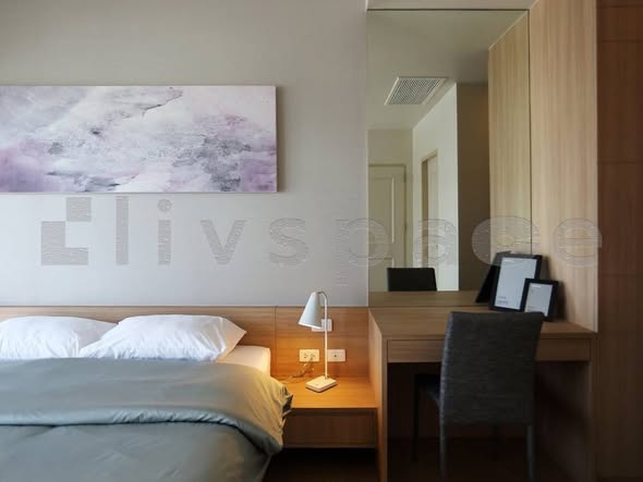 bedroom of Noble Reflex