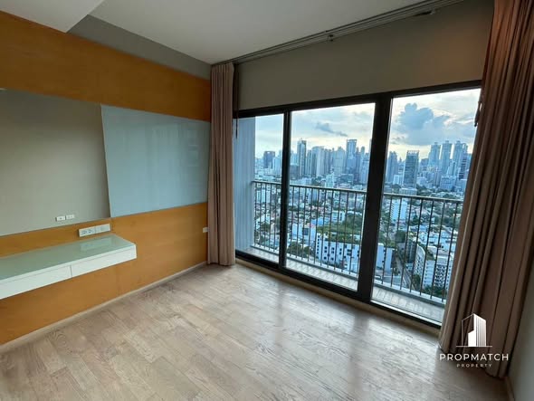 bedroom and room interior of Noble Remix
