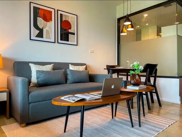 living room of Noble Solo