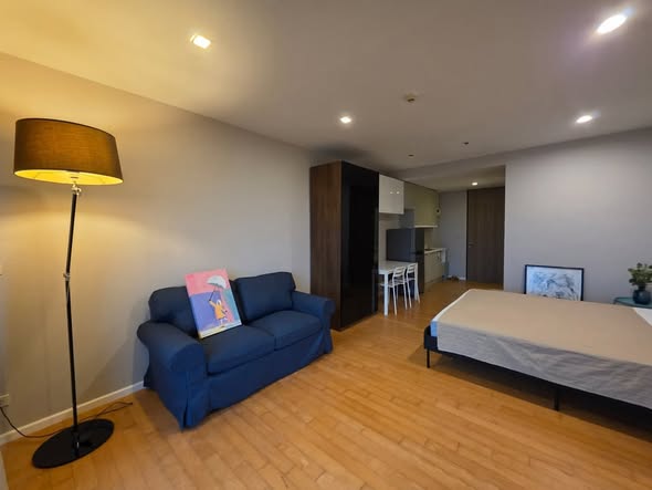 living room and bedroom of Noble Solo