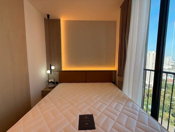 bedroom of Noble State Sukhumvit 39