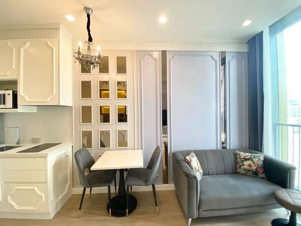 living room and kitchen of Noble State Sukhumvit 39