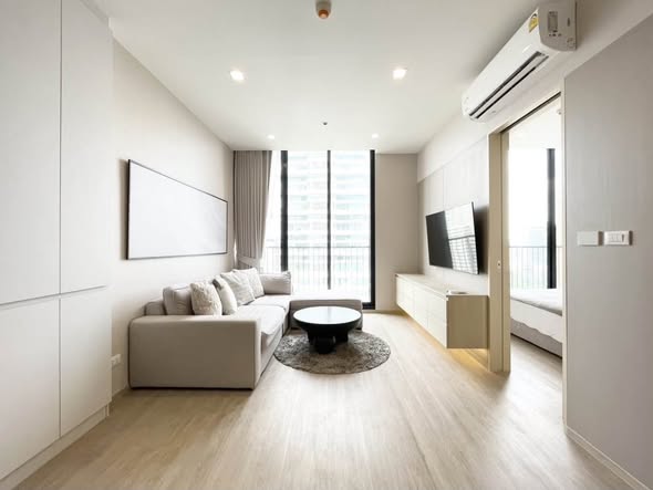 living room and room interior of Noble State Sukhumvit 39