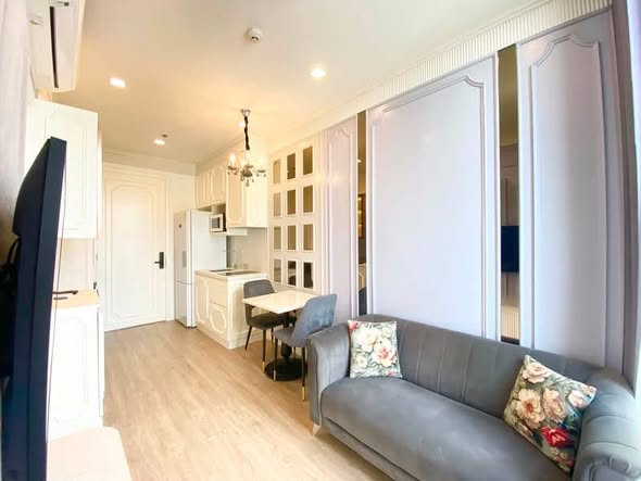 room interior of Noble State Sukhumvit 39