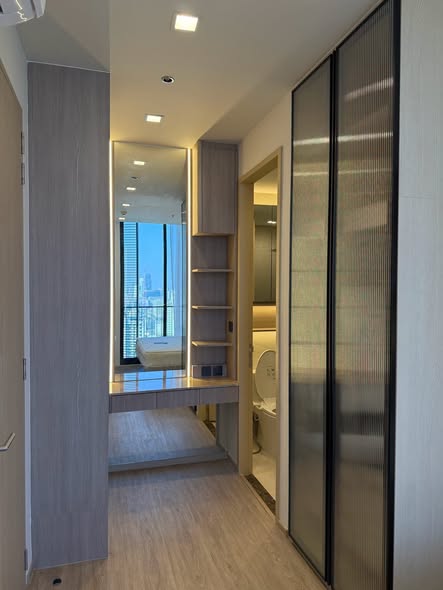 room interior and bathroom of Noble State Sukhumvit 39