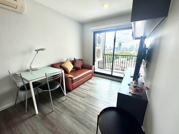 living room of Notting Hill Jatujak Interchange