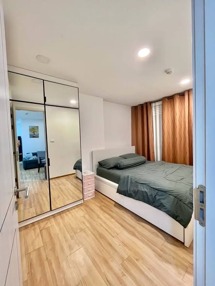bedroom and room interior of Notting Hill The Exclusive Charoen Krung 93