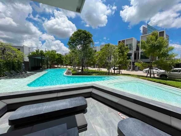 pool of Nue Connex Don Mueang