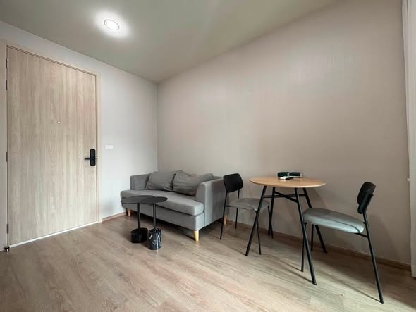 bedroom and room interior of Nue District R9