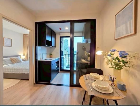 bedroom and room interior of Nue District R9