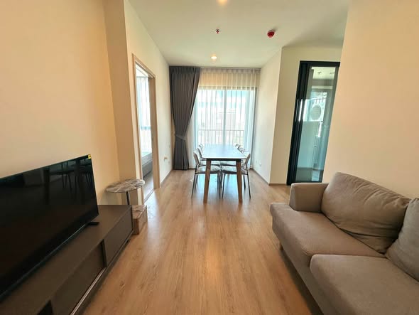 living room of Nue District R9