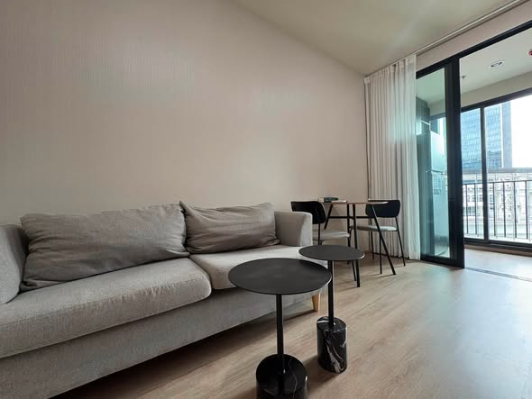 living room of Nue District R9