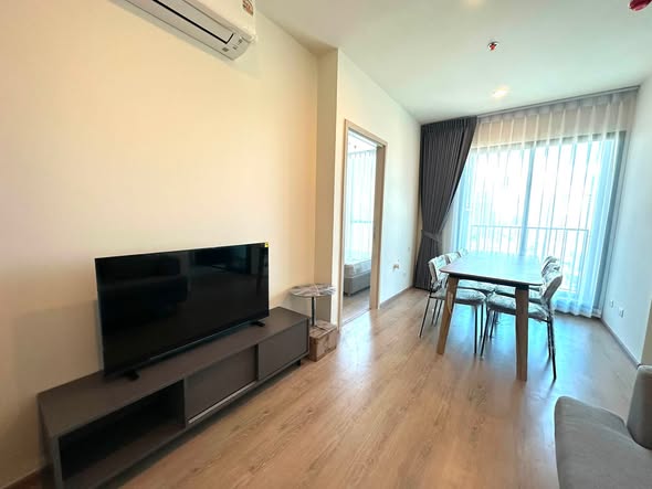 living room and bedroom of Nue District R9