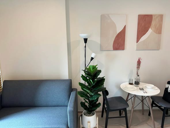 living room of NUE Noble Ratchada Lat Phrao (นิว โนเบิล รัชดา ลาดพร้าว)